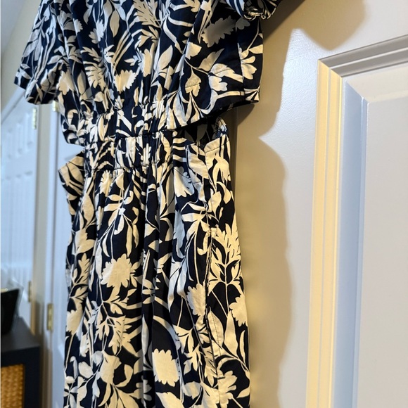 Old Navy Navy Blue & White floral A-line cutout midi dress - Picture 7 of 8